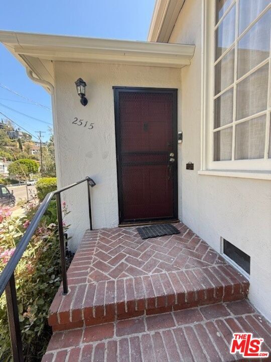 Foto del edificio - 2515 Canyon Dr