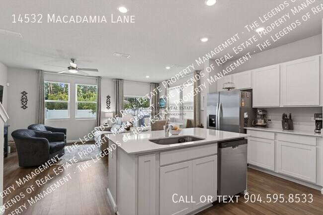 Foto del edificio - 14532 Macadamia Ln