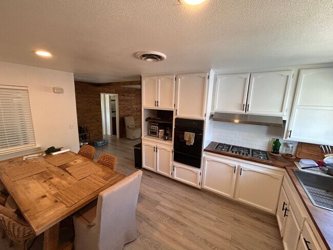 Foto del edificio - Space and updated in Lemoore