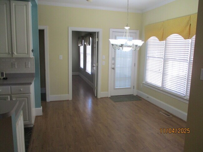 Foto del edificio - 75 McCurdy St NW