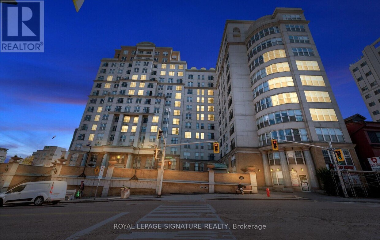 Primary Photo - 135 James St S