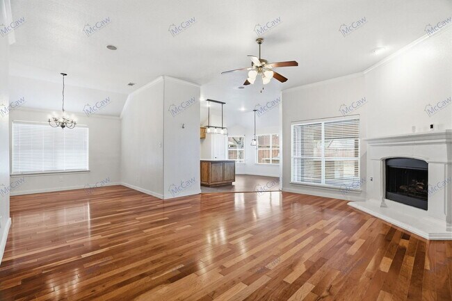 Building Photo - 24 Beechcreek Dr