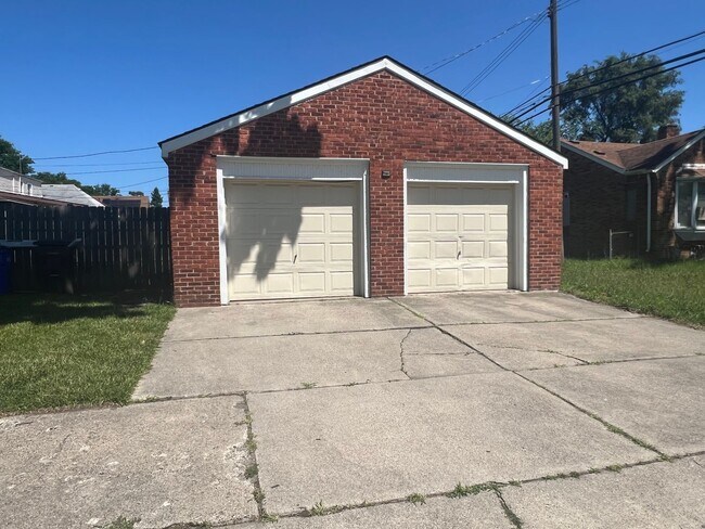 Foto del edificio - 13747 Vassar Dr