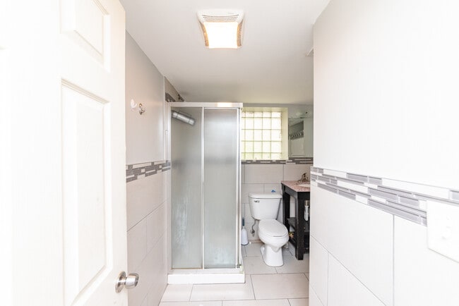 Foto del edificio - 5344 W Eddy St