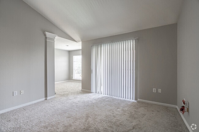 1BR, 1BA - 743SF - The Boulevard Apartments