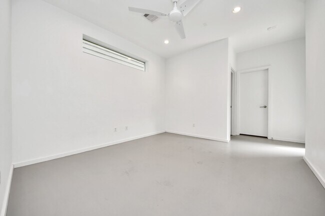 Building Photo - 1823 Southmore Blvd
