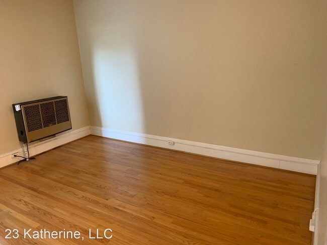 Building Photo - Studio, 1 bath Apartment - 621 NW 23rd Ave.