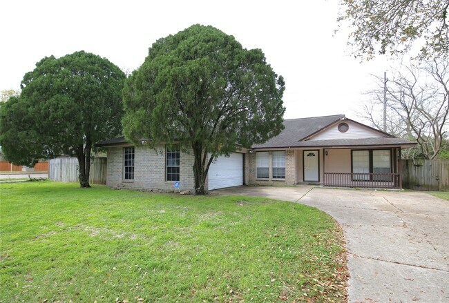 Foto del edificio - 15670 Pebble Lake Dr