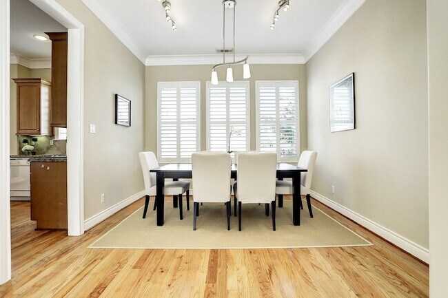Foto del edificio - 2914 Brompton Square Dr