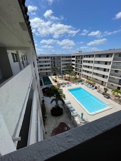 Foto del edificio - 2121 Collier Ave