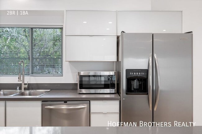 Building Photo - 1148 N Clark St