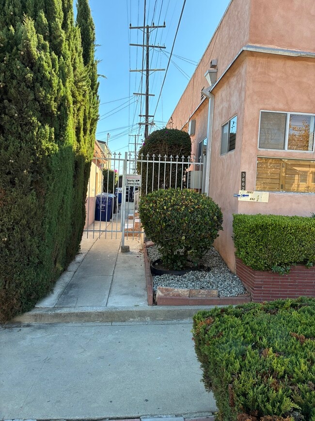 Building Photo - 3664 W 54th St