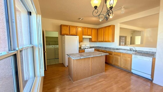 Building Photo - 10252 E Wasp Spring Dr