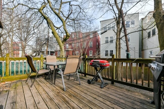 Building Photo - 36 Boston St