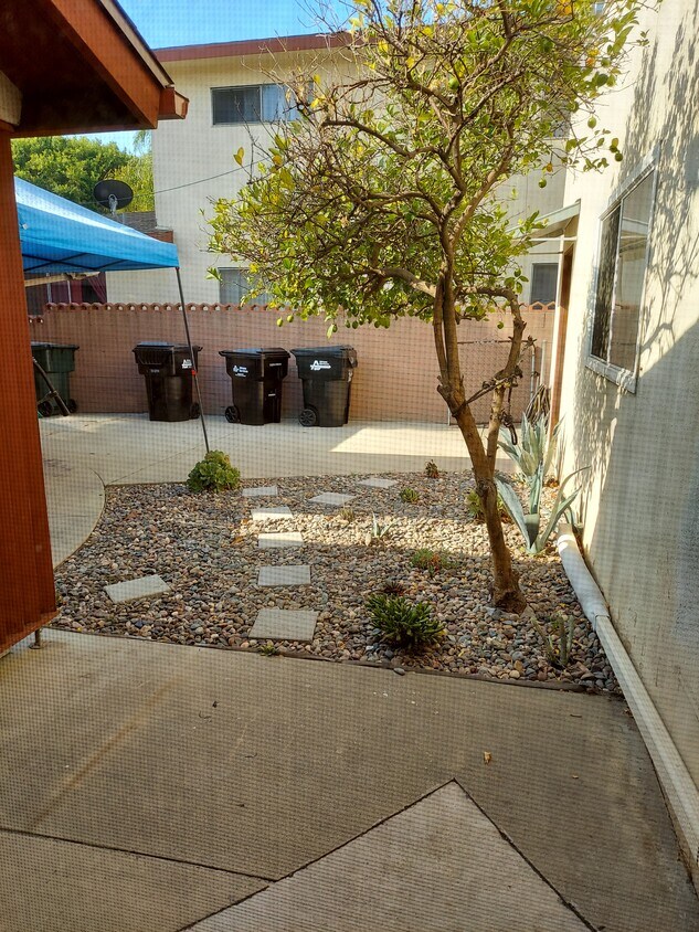 Building Photo - 2801 Via San Delarro