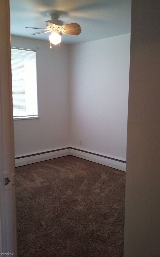 Building Photo - 954 Grafton Rd