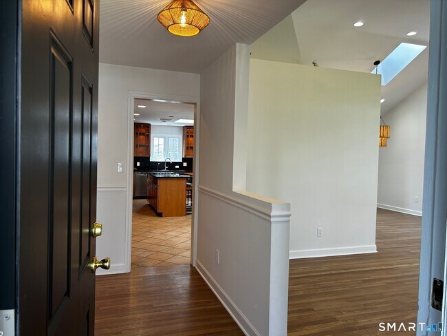 Foto del edificio - 97 Godfrey Rd