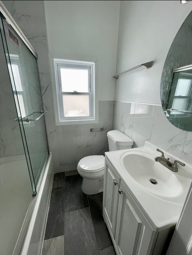 Foto del edificio - 345 Kaplan Ave