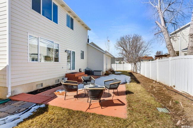 Building Photo - 1058 Aberdeen Cir