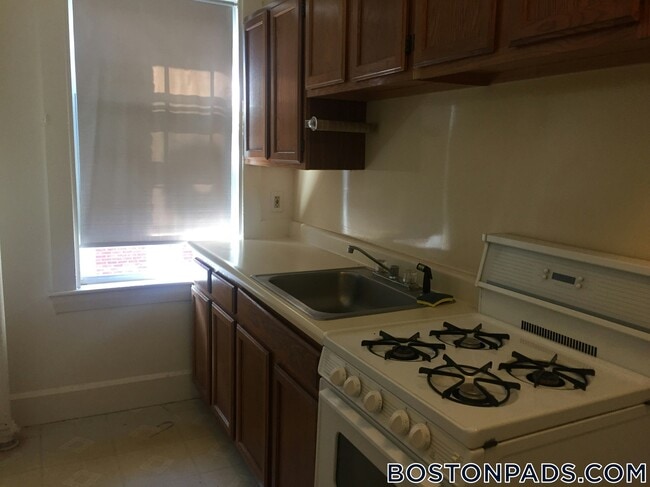 Building Photo - 155 Summer St