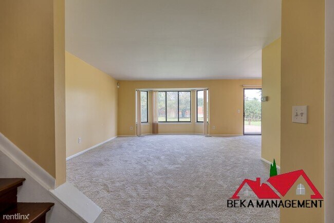 Building Photo - 3 br, 2 bath House - 17120 Coral Gables St