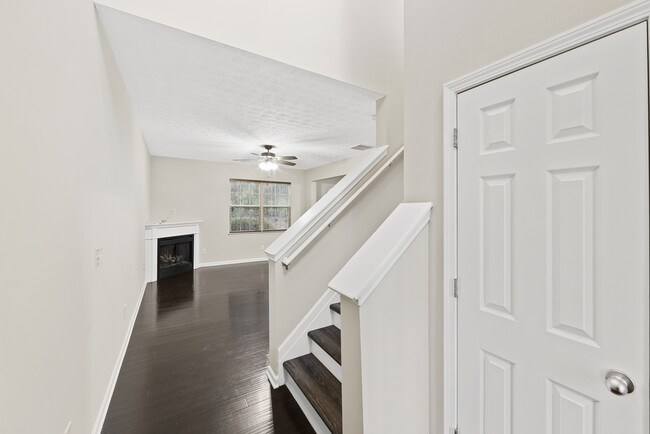 entryway - 2273 Baker Station Dr