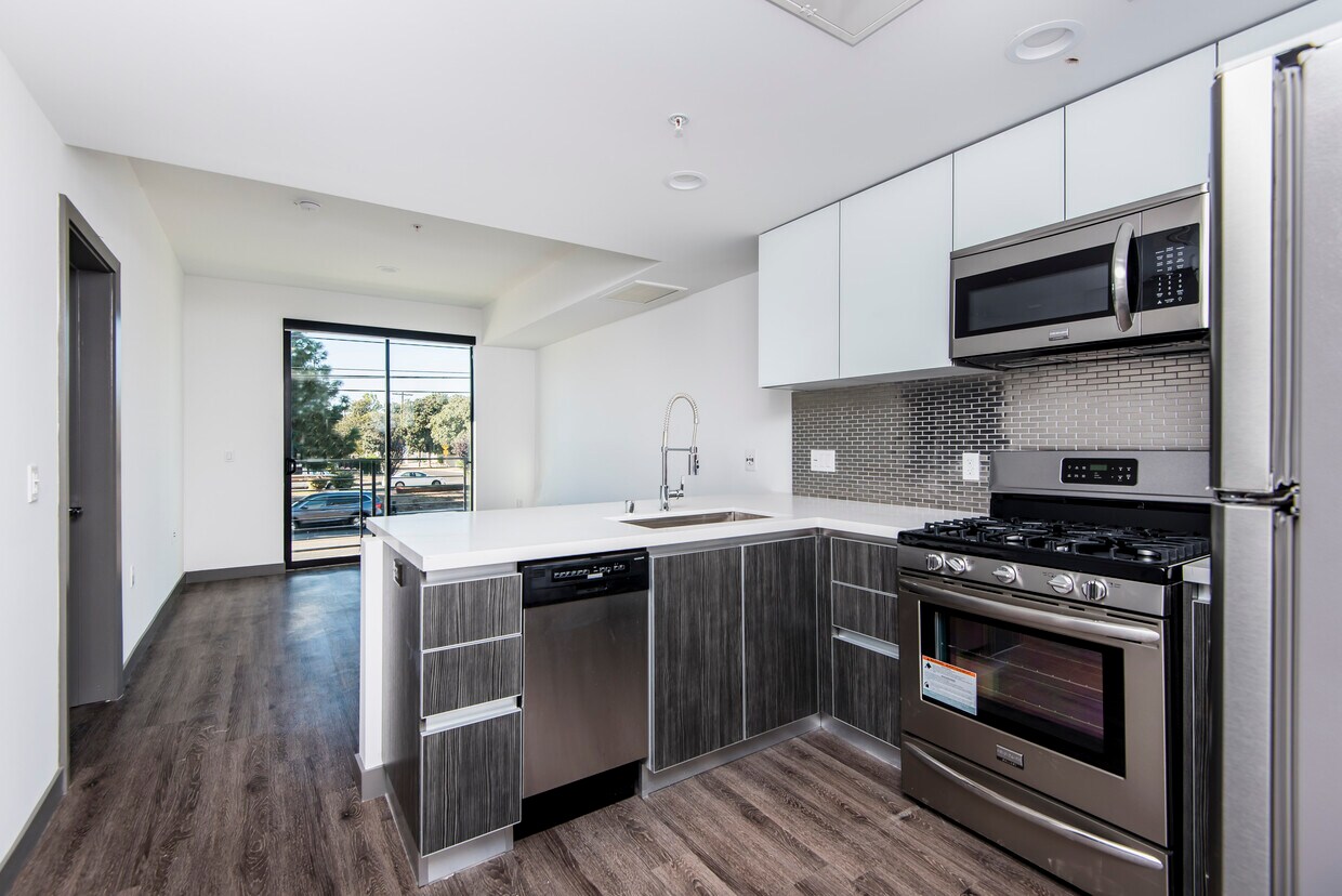 Foto principal - 11400 Culver Blvd