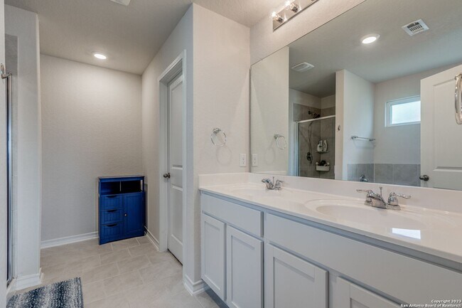 Building Photo - 9610 Baytown Coast