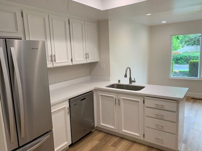 Foto del edificio - Pleasanton Valley, Pleasanton, 3 Br.+ Retreat, 2 Ba., Near Downtown and Top Schools