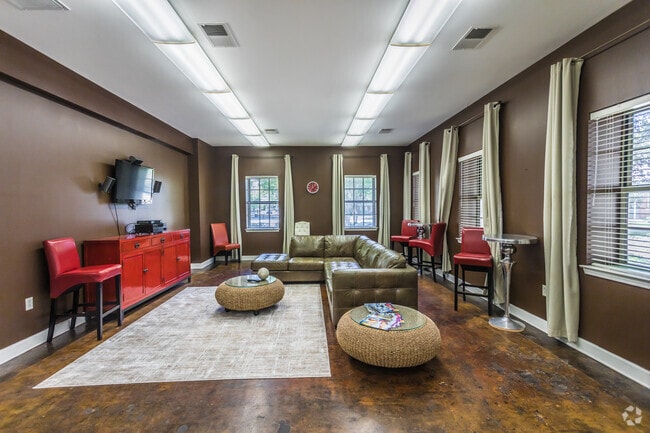 Casa club - Uptown Square Apartments