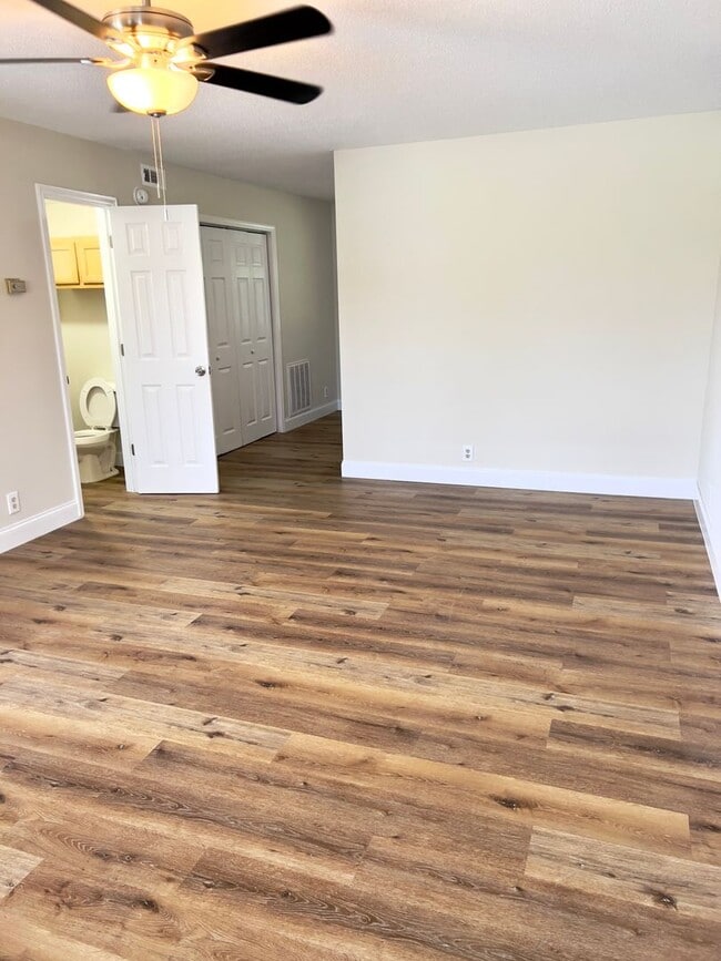 Building Photo - 56 Bell Rd