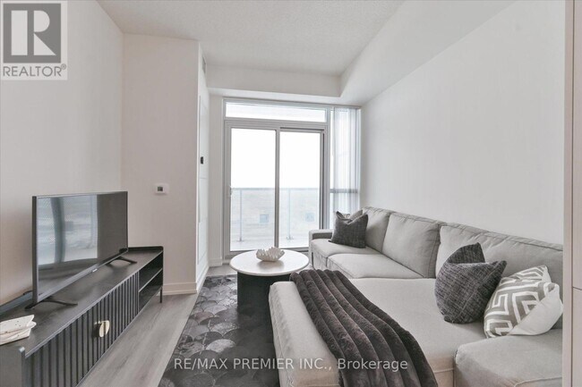 Building Photo - 225 Commerce St