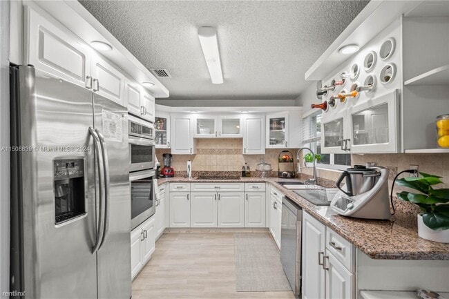 Building Photo - 4 br, 2.5 bath House - 7251 SW 158th Pl