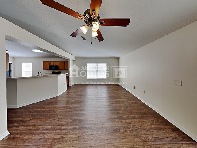 Foto del edificio - 149 King Arthur Court