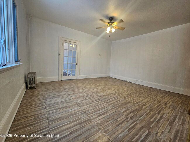 Foto del edificio - 423 E Lackawanna Ave