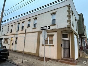 Building Photo - 1801 S 21st St