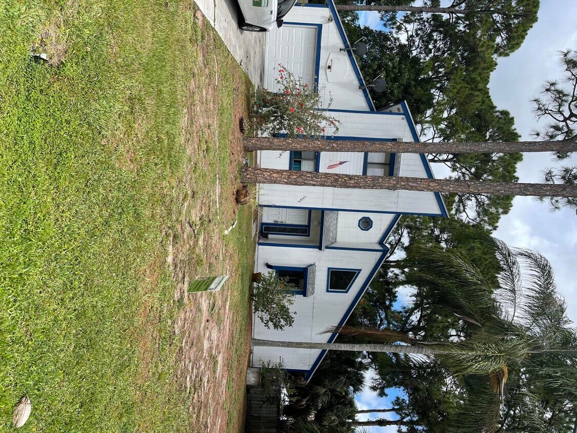 Primary Photo - 5909 Hickory Dr