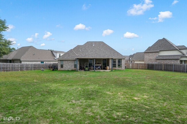 Building Photo - 4 BEDROOM 3 BATH DOGWOOD