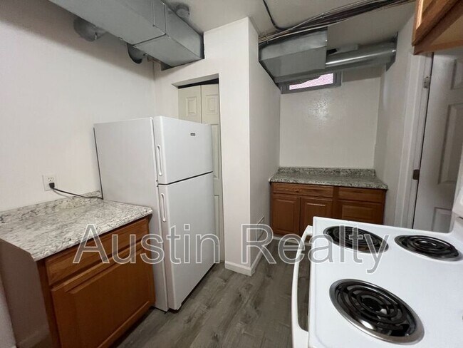 Foto del edificio - 6003 Waterman Blvd