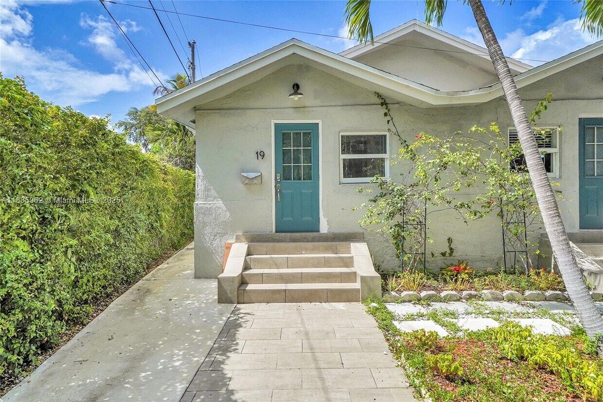 Foto principal - 19 NE 48th St