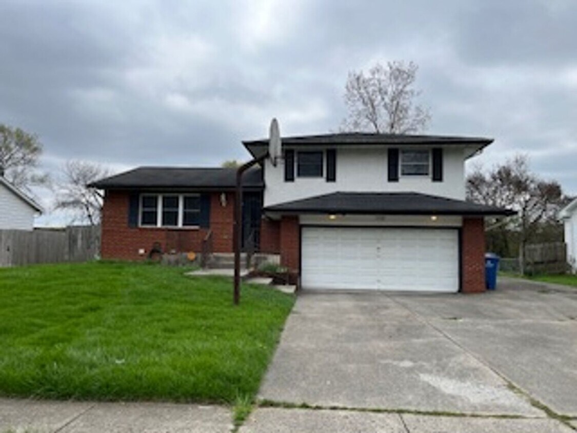 Foto principal - Spacious 3 bedroom 2 bathroom single famil...