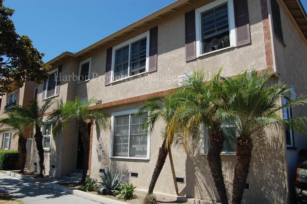 Primary Photo - 937 Magnolia Ave