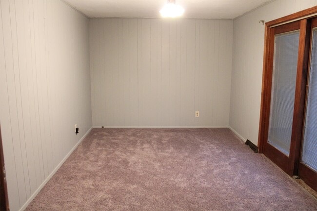 Building Photo - 5261 Kenton Ave