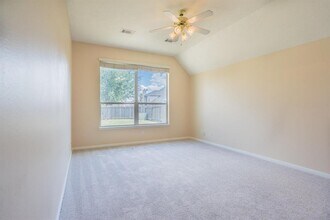 Building Photo - 2227 Laurel River Bend