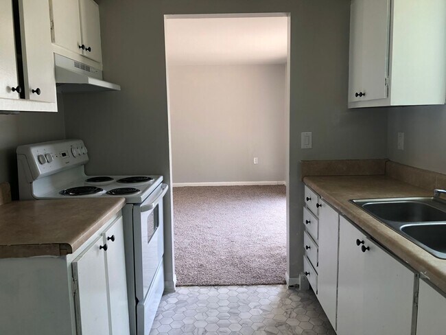 Building Photo - MOVE IN SPECIAL 1ST MONTH FREE LIMITED TIM...