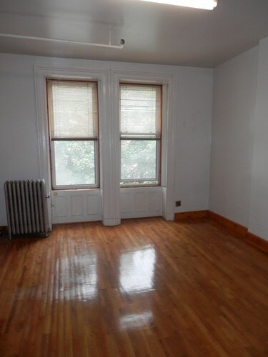 Primary Photo - 536 Clinton Ave