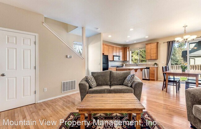 Foto del edificio - 2 br, 2.5 bath House - 19564 Salmonberry Ct.