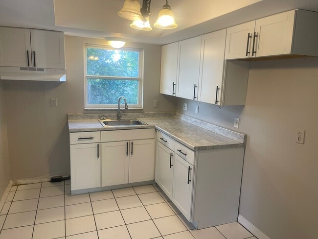 Building Photo - 5281 Bamboo Pl