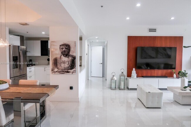 Foto del edificio - 6630 NW 114th Ave