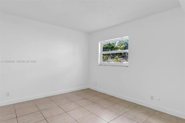 Building Photo - 8002 Lagos De Campo Blvd